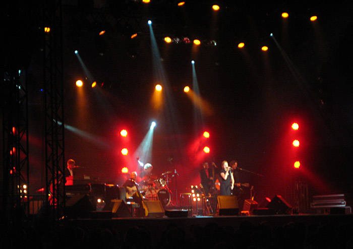 Annett Louisan beim Tollwood - Festival in München